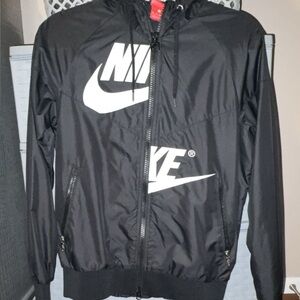 NIKE WINDBREAKER JACKET XS